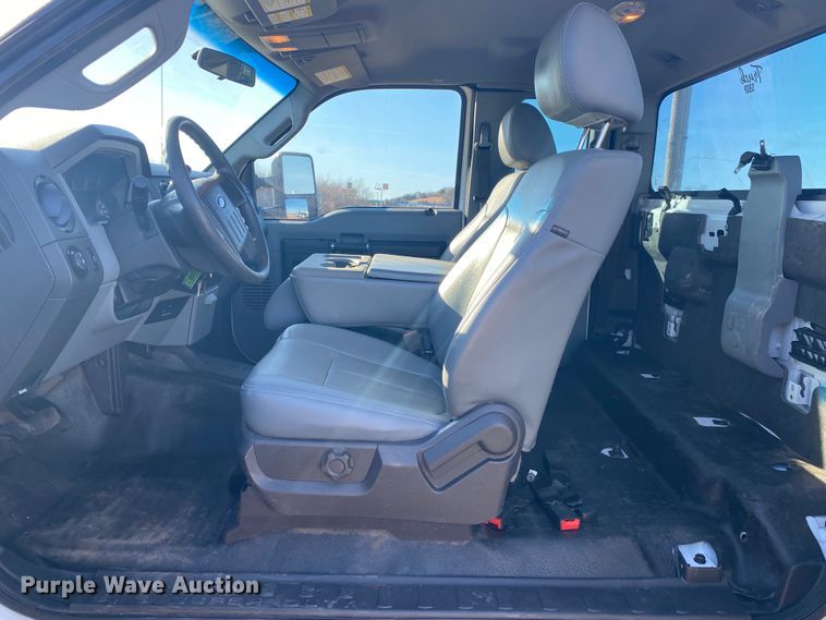 image for item DL6861 2015 Ford F550 Super Duty  SuperCab truck cab and chassis