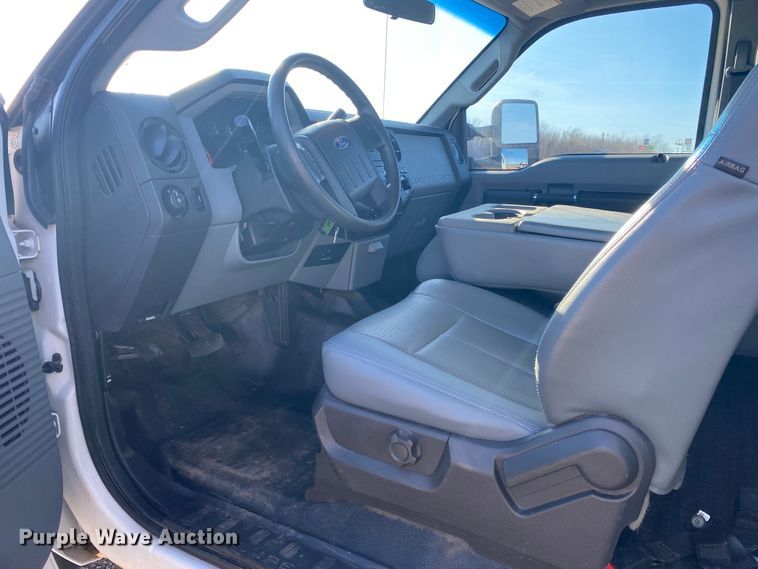 image for item DL6861 2015 Ford F550 Super Duty  SuperCab truck cab and chassis