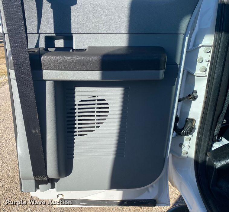 image for item DL6861 2015 Ford F550 Super Duty  SuperCab truck cab and chassis