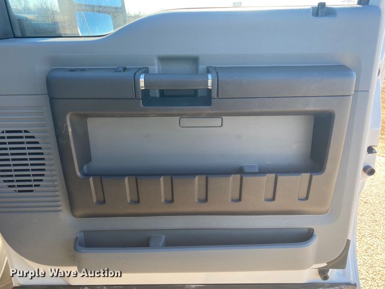 image for item DL6861 2015 Ford F550 Super Duty  SuperCab truck cab and chassis