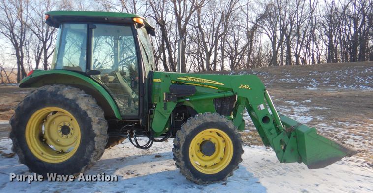 image for item DN2653 2005 John Deere 5325  MFWD tractor