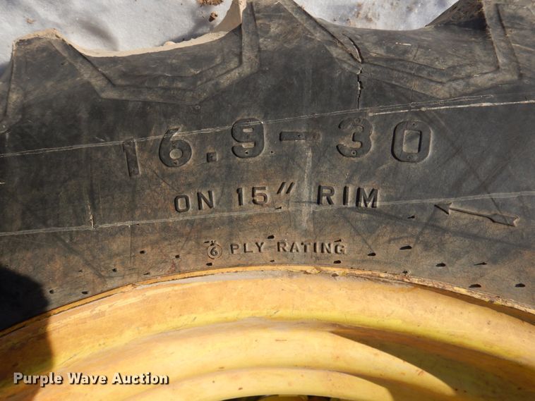 image for item DN2653 2005 John Deere 5325  MFWD tractor