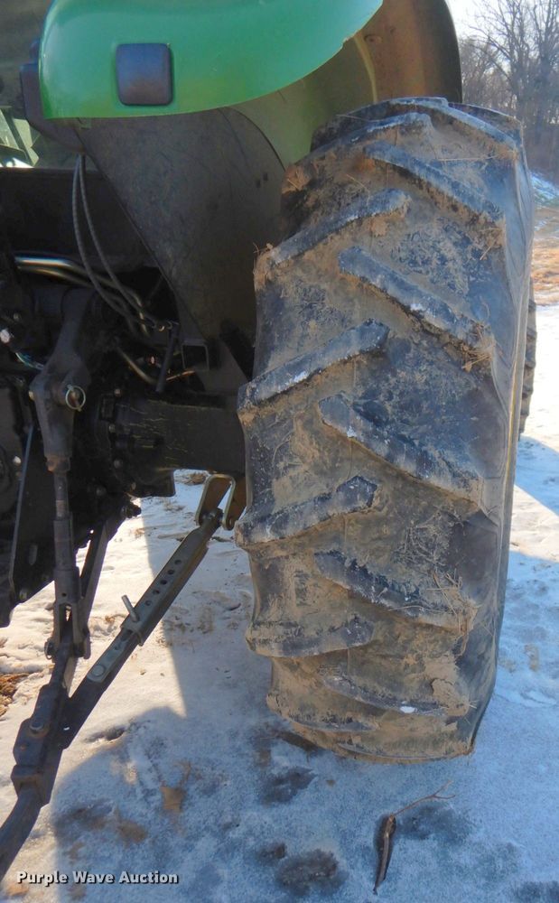 image for item DN2653 2005 John Deere 5325  MFWD tractor