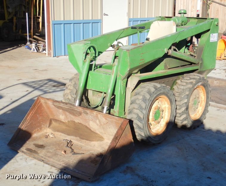 image for item DN2673 John Deere 70  skid steer loader