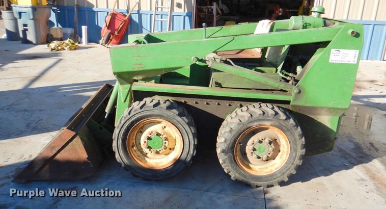 image for item DN2673 John Deere 70  skid steer loader