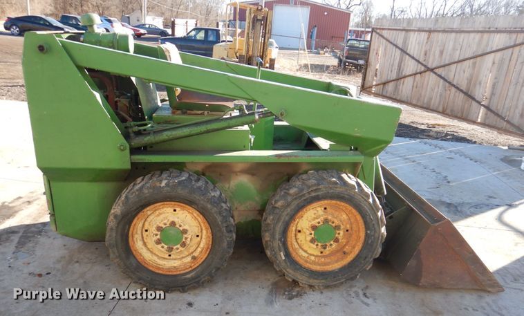 image for item DN2673 John Deere 70  skid steer loader