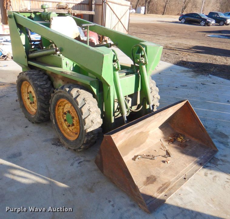 image for item DN2673 John Deere 70  skid steer loader