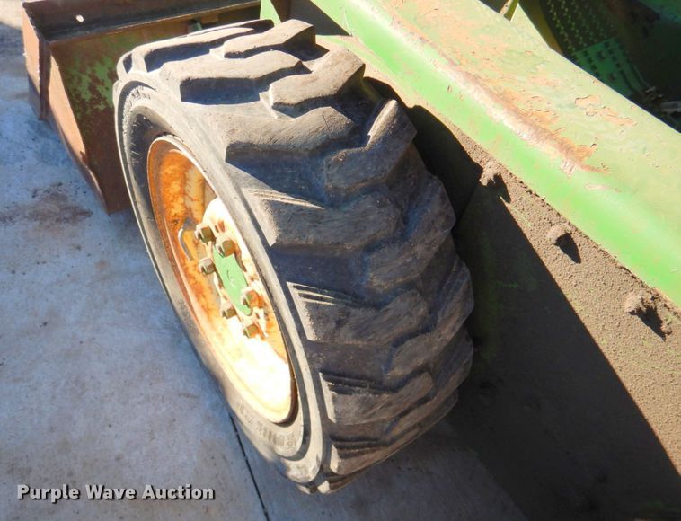 image for item DN2673 John Deere 70  skid steer loader