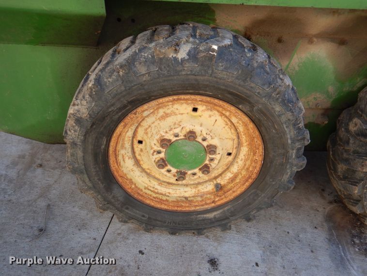 image for item DN2673 John Deere 70  skid steer loader