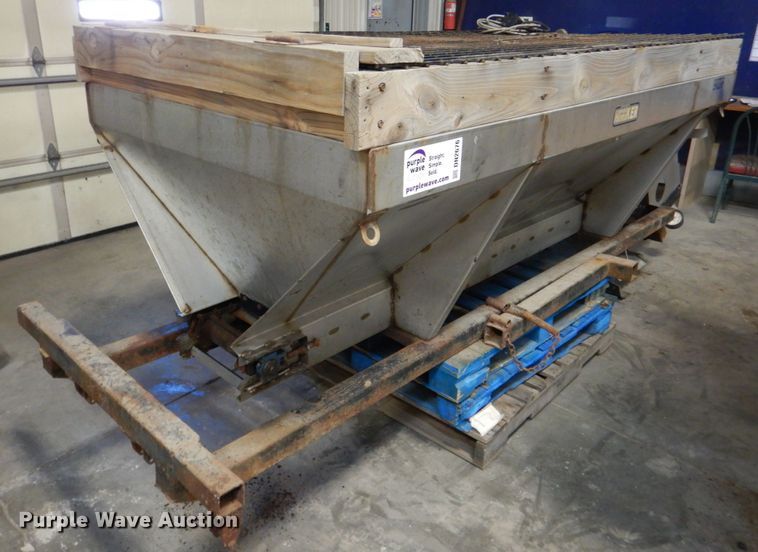 image for item DN2676 Hiniker  spreader