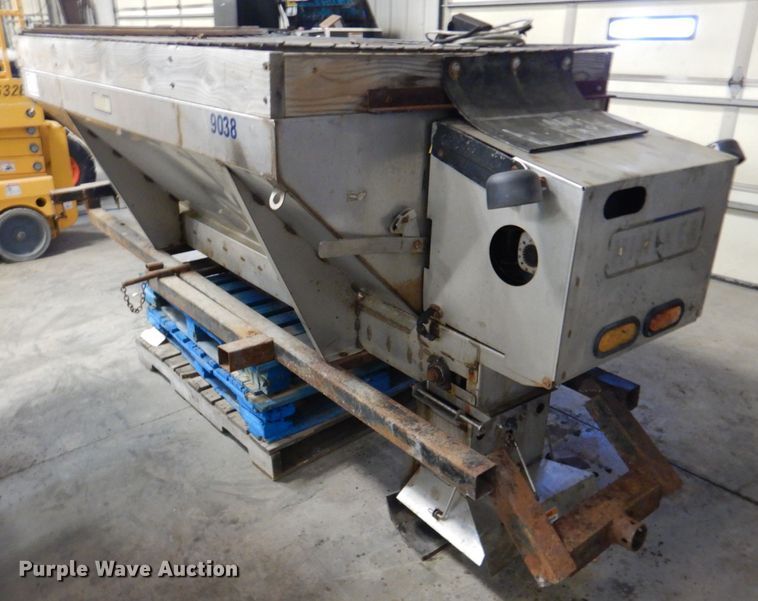 image for item DN2676 Hiniker  spreader