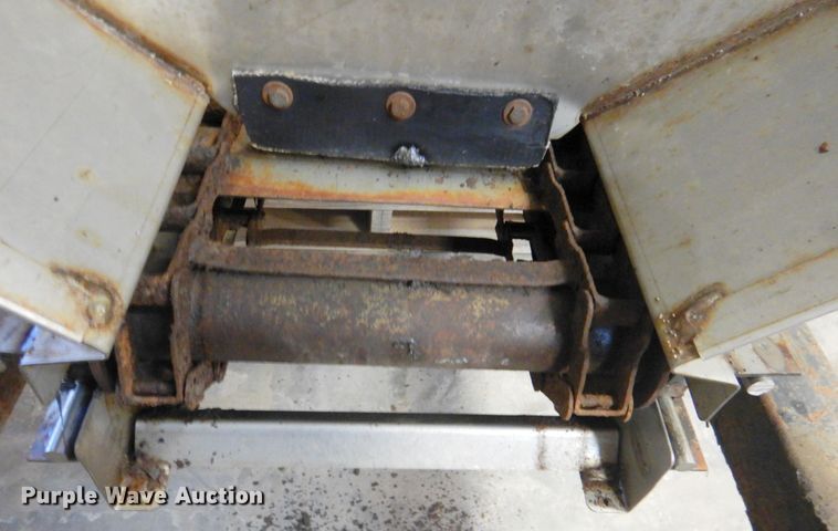 image for item DN2676 Hiniker  spreader