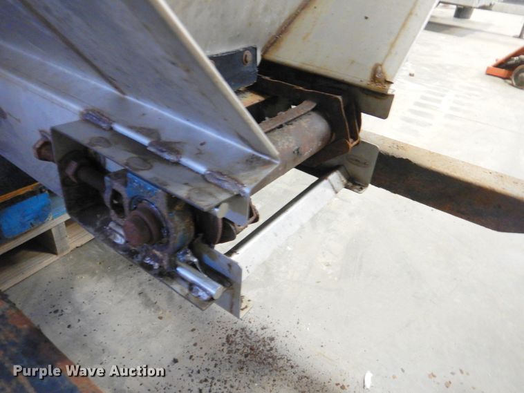 image for item DN2676 Hiniker  spreader