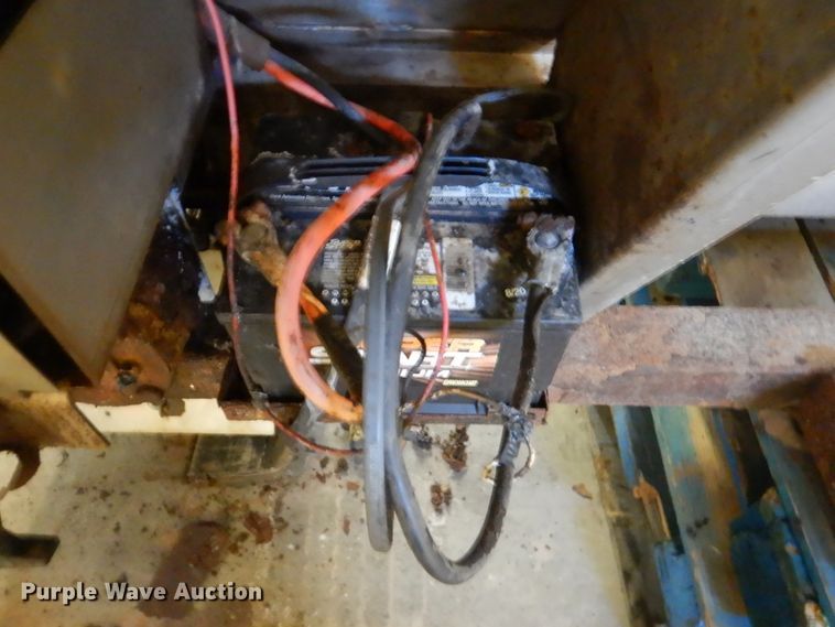 image for item DN2676 Hiniker  spreader