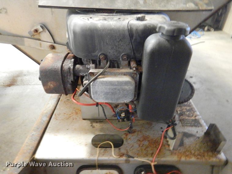 image for item DN2676 Hiniker  spreader