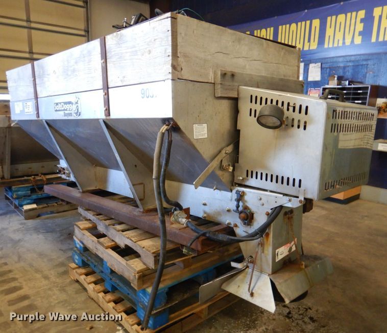 image for item DN2677 Buyers SCHO96C  spreader