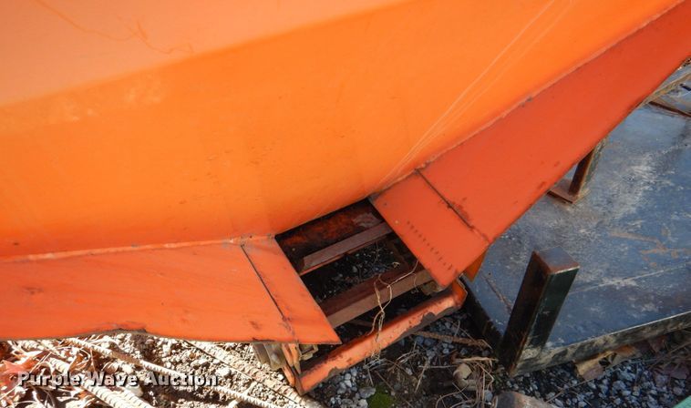 image for item DN2678 Henderson 8XMILD  spreader