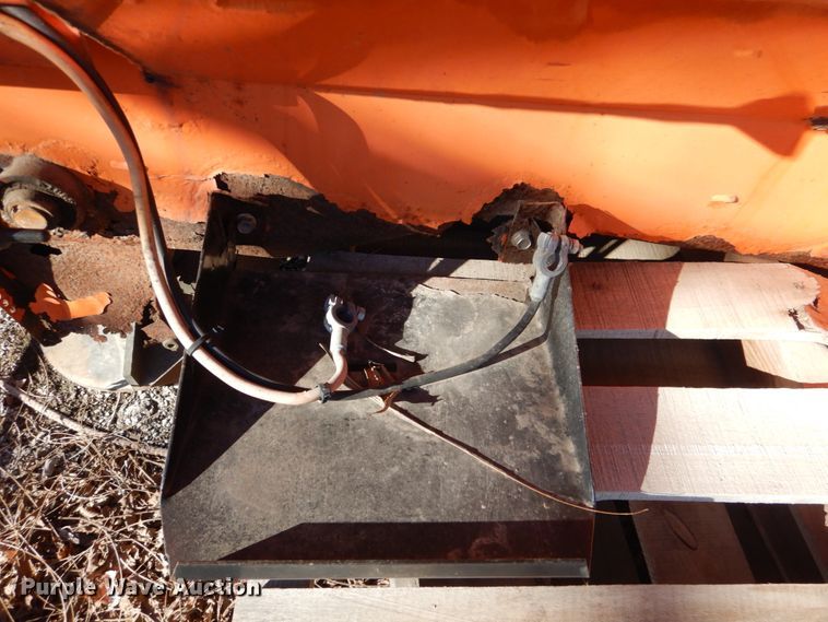 image for item DN2678 Henderson 8XMILD  spreader