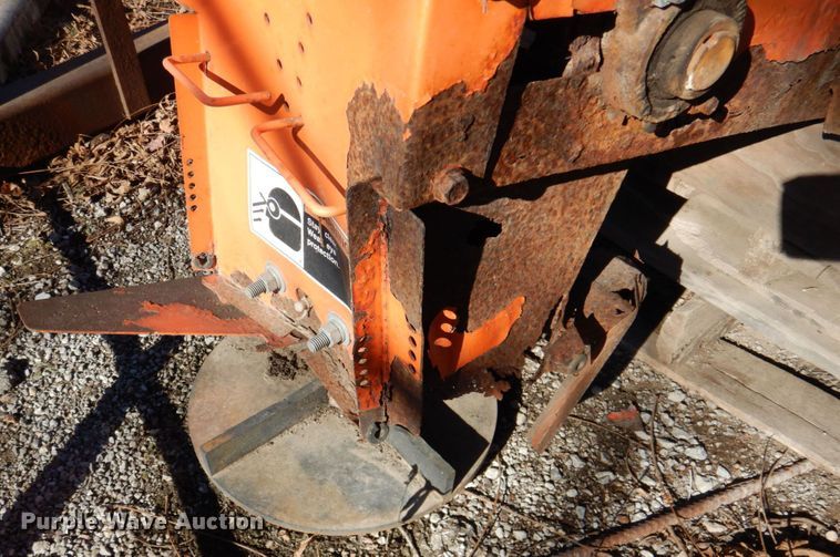 image for item DN2678 Henderson 8XMILD  spreader