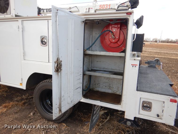 image for item DN5449 2007 Ford F550 Super Duty XL  utility / service truck