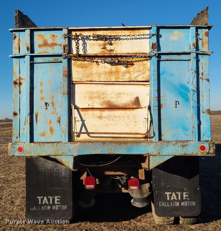 image for item GB9168 1973 Chevrolet C65  grain truck