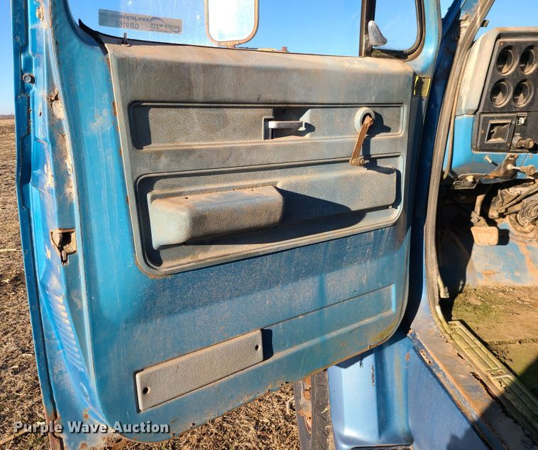 image for item GB9168 1973 Chevrolet C65  grain truck