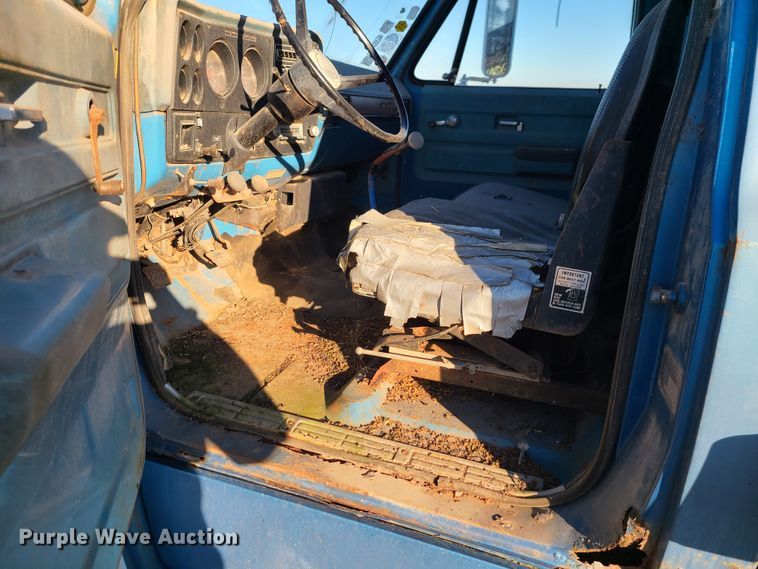 image for item GB9168 1973 Chevrolet C65  grain truck