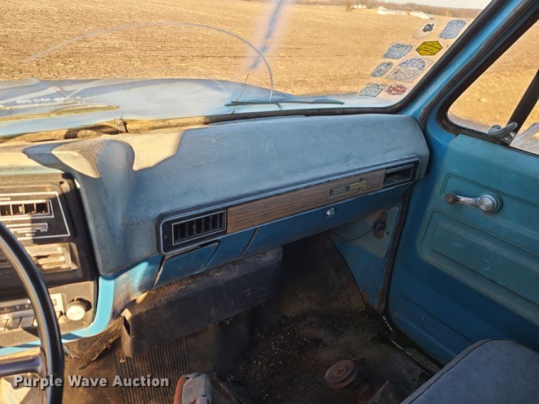 image for item GB9168 1973 Chevrolet C65  grain truck