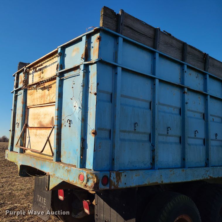 image for item GB9168 1973 Chevrolet C65  grain truck