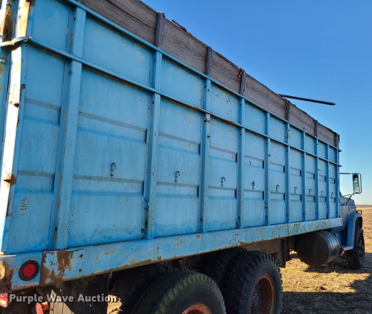 image for item GB9168 1973 Chevrolet C65  grain truck
