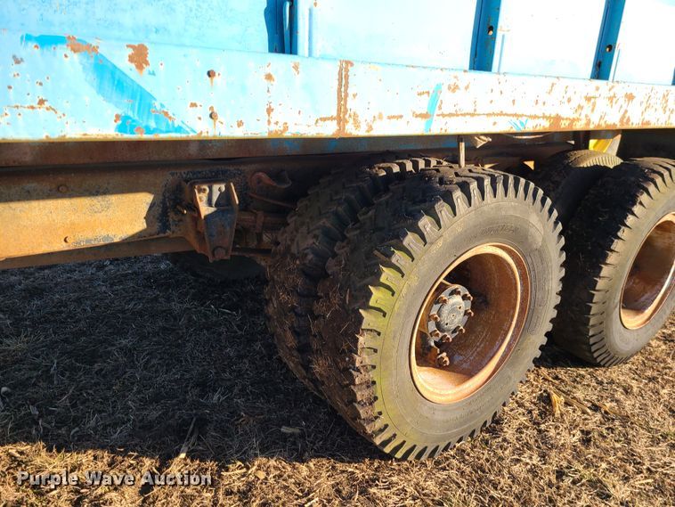 image for item GB9168 1973 Chevrolet C65  grain truck