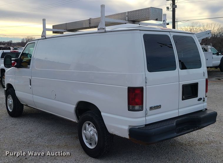 image for item GB9181 2008 Ford E250 Super Duty  van