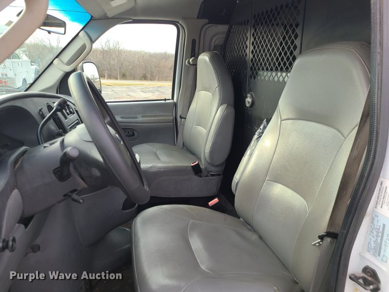 image for item GB9181 2008 Ford E250 Super Duty  van