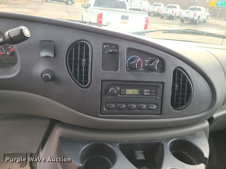 image for item GB9181 2008 Ford E250 Super Duty  van