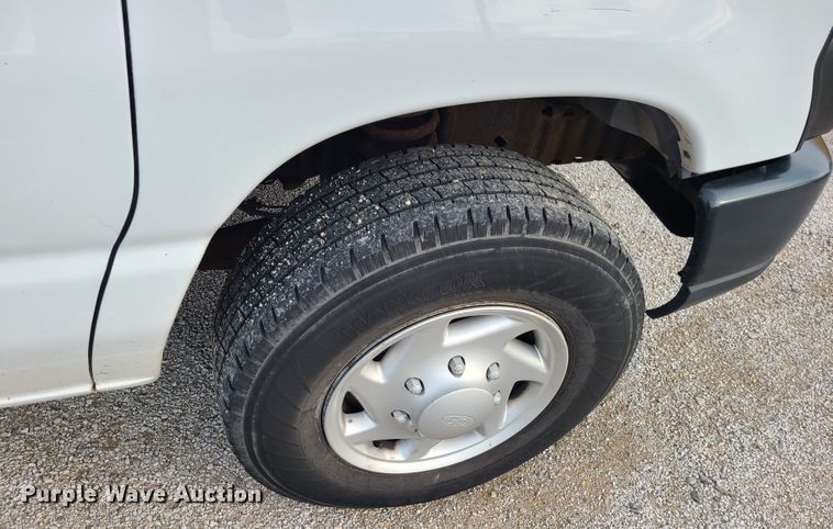 image for item GB9181 2008 Ford E250 Super Duty  van