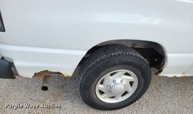 image for item GB9181 2008 Ford E250 Super Duty  van