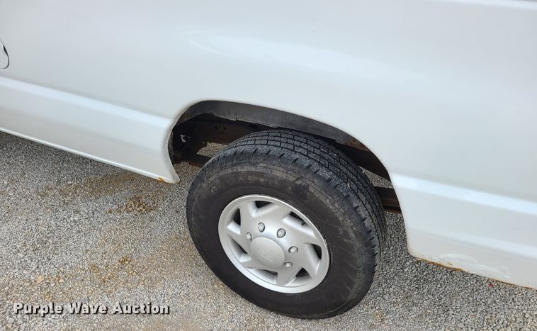 image for item GB9181 2008 Ford E250 Super Duty  van