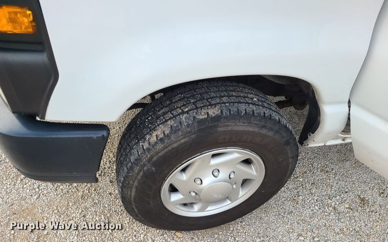 image for item GB9181 2008 Ford E250 Super Duty  van