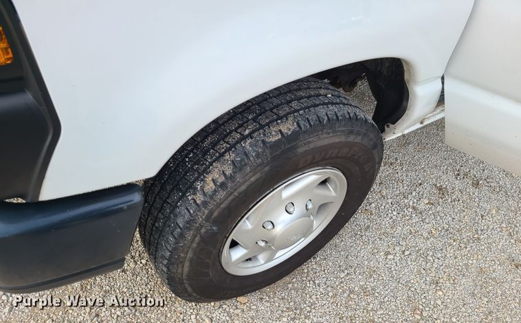 image for item GB9181 2008 Ford E250 Super Duty  van