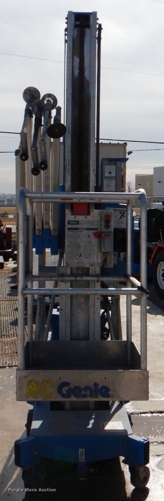 image for item HD9762 Genie AWP-36  vertical lift