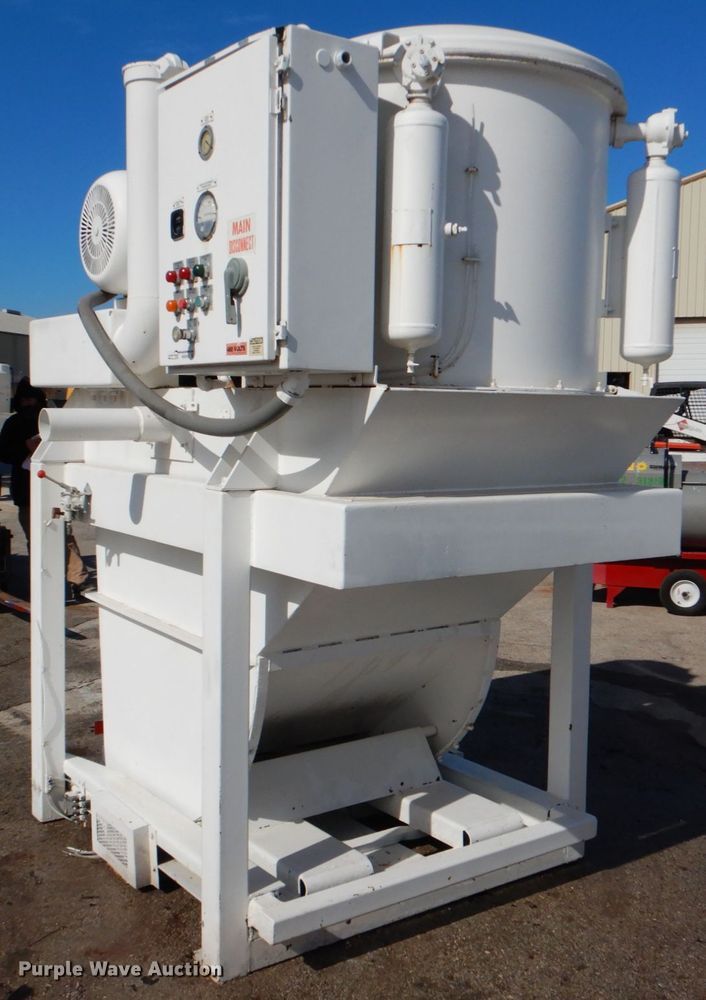 image for item HD9765 1990  DeMarco Max XR401 vacuum