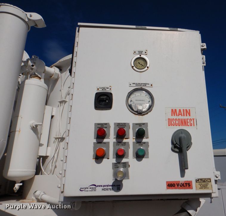 image for item HD9765 1990  DeMarco Max XR401 vacuum