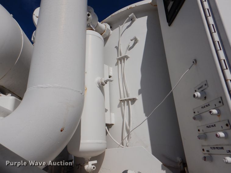 image for item HD9765 1990  DeMarco Max XR401 vacuum