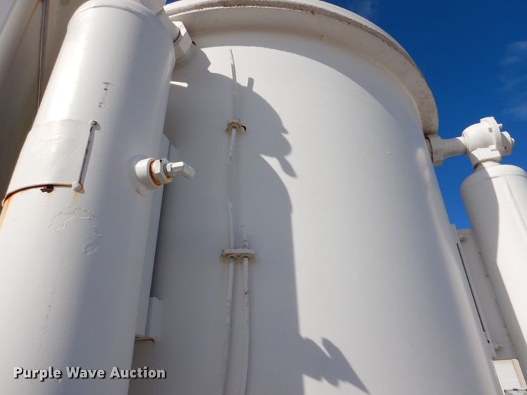 image for item HD9765 1990  DeMarco Max XR401 vacuum