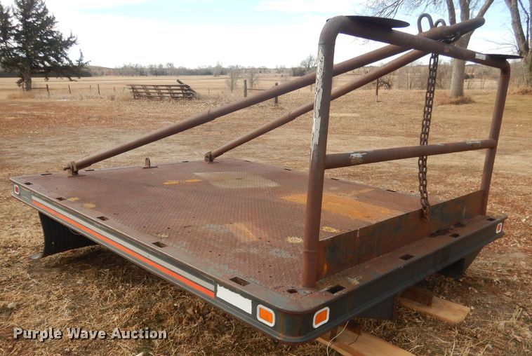 image for item HU9372 Knapheide  flatbed