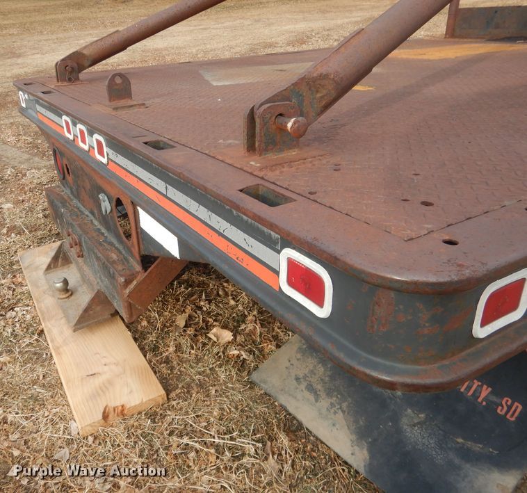 image for item HU9372 Knapheide  flatbed