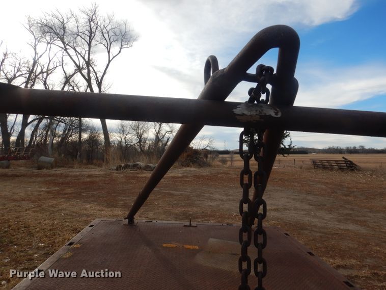 image for item HU9372 Knapheide  flatbed