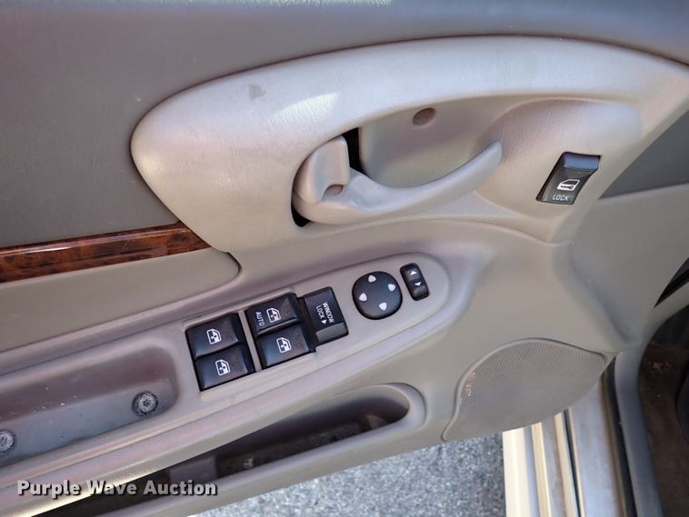 image for item IC9667 2001 Chevrolet Impala LS