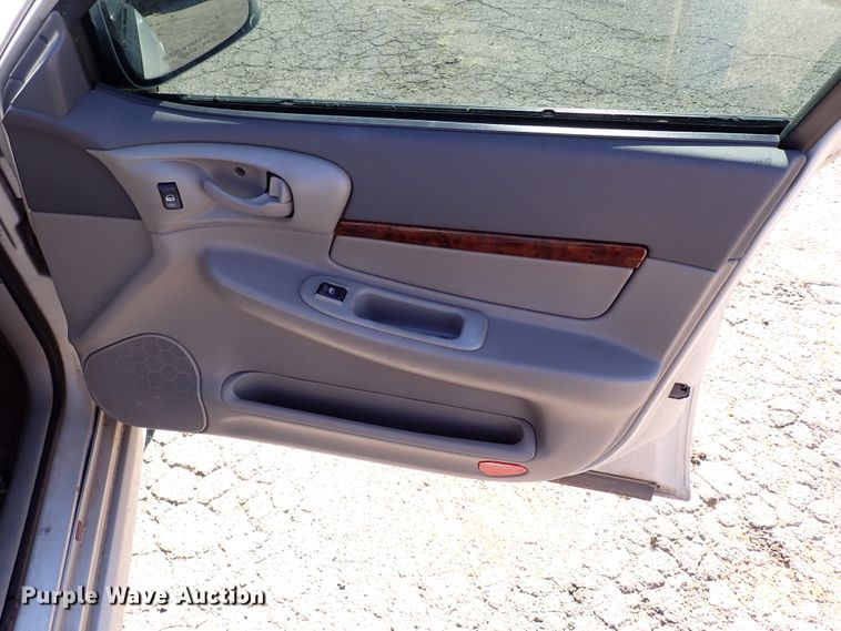 image for item IC9667 2001 Chevrolet Impala LS