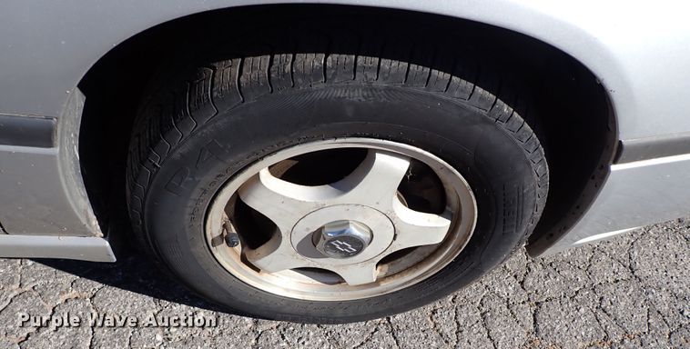 image for item IC9667 2001 Chevrolet Impala LS